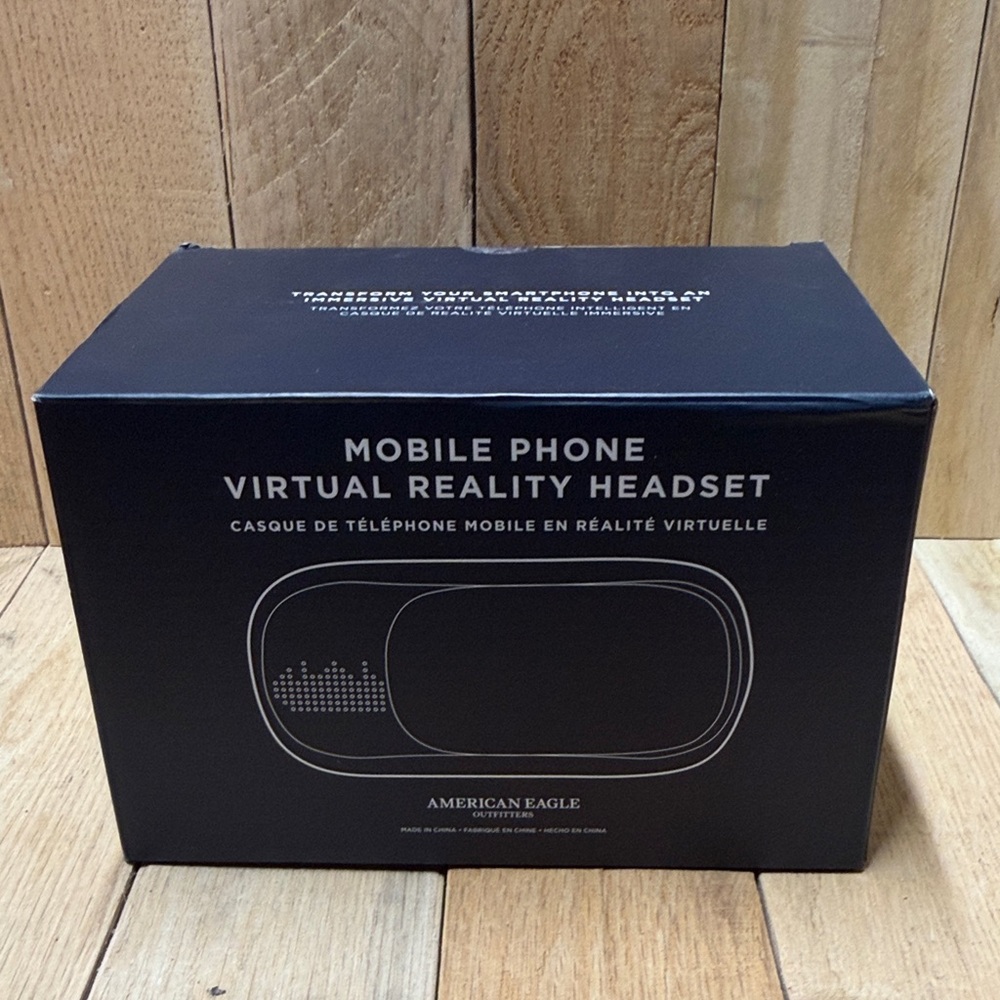 American Eagle Outfitters Mobile Phone Virtual Reality Headset